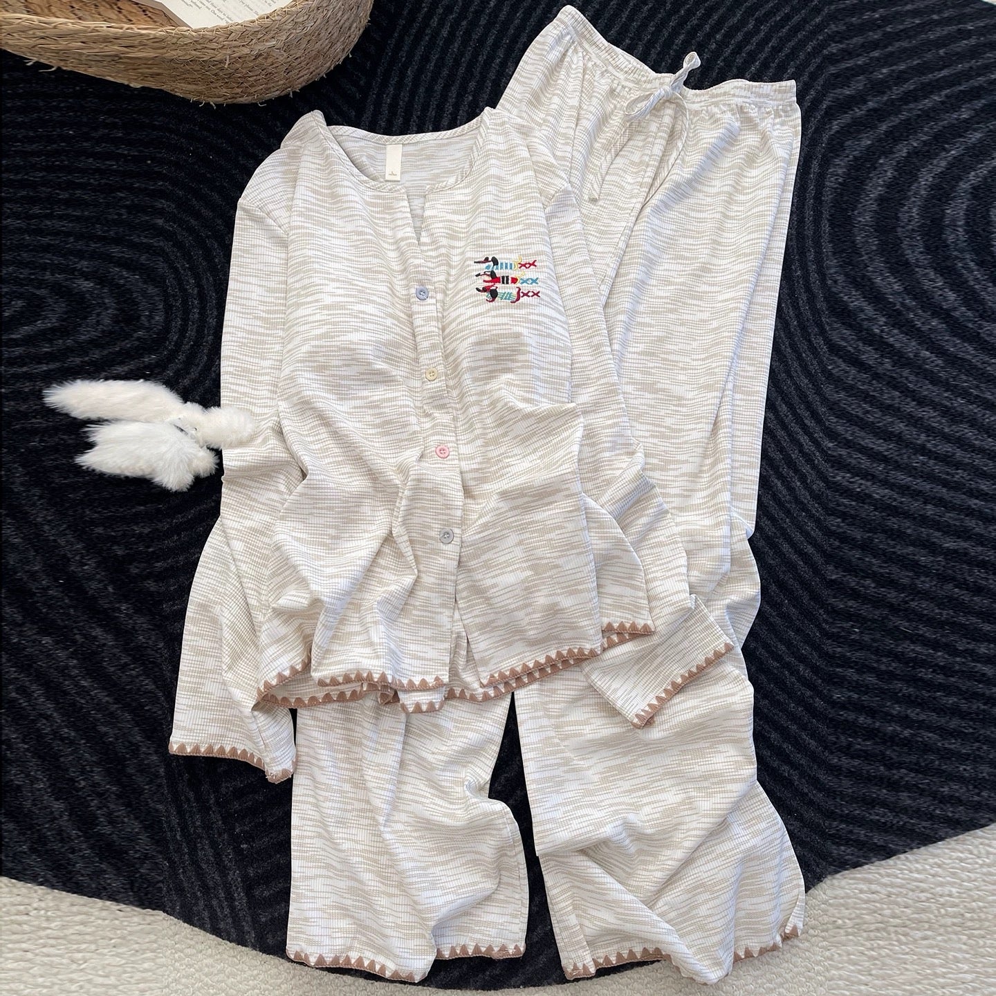 Stitch & Scallop Padded Lounge Set
