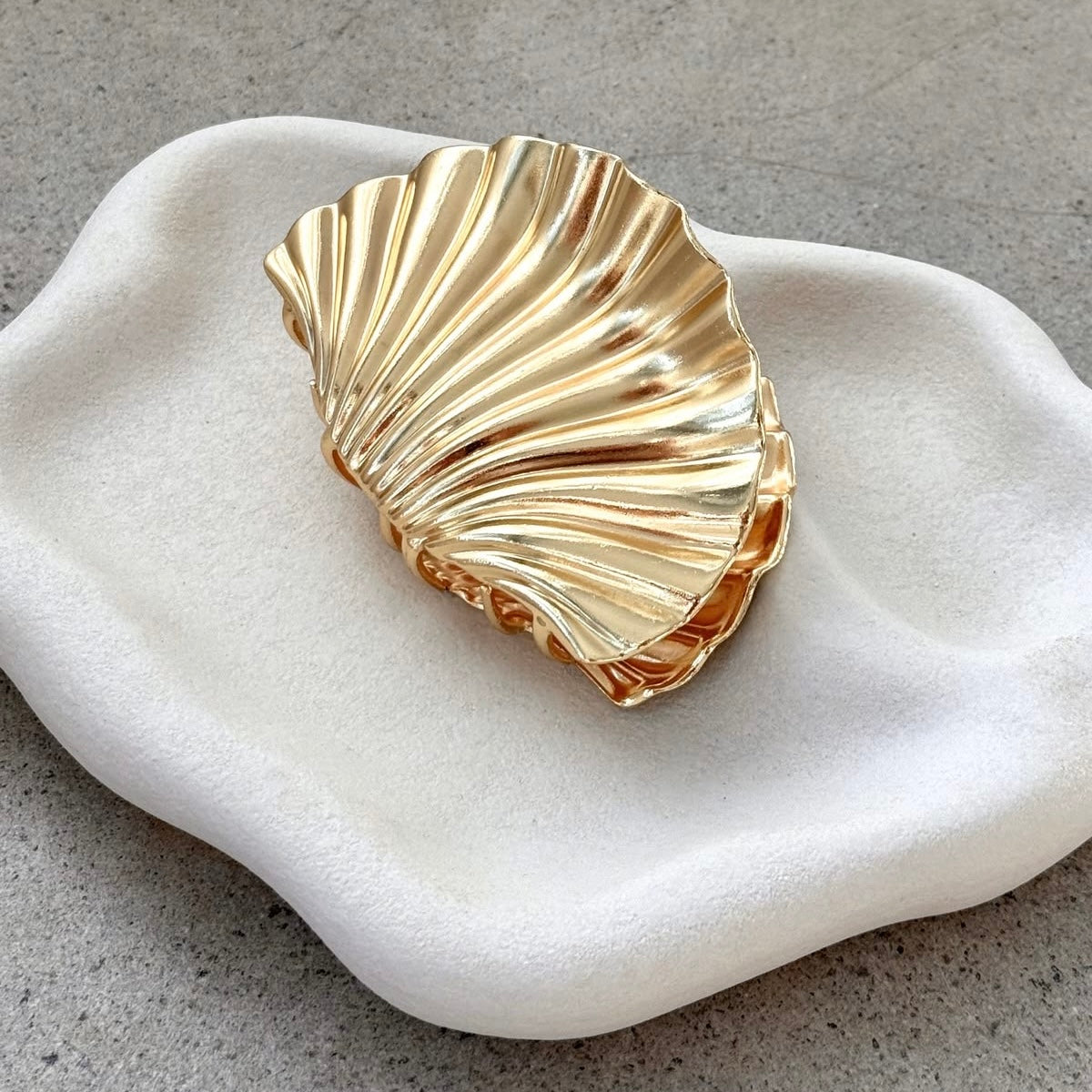 Golden Metallic Shell Claw Clips