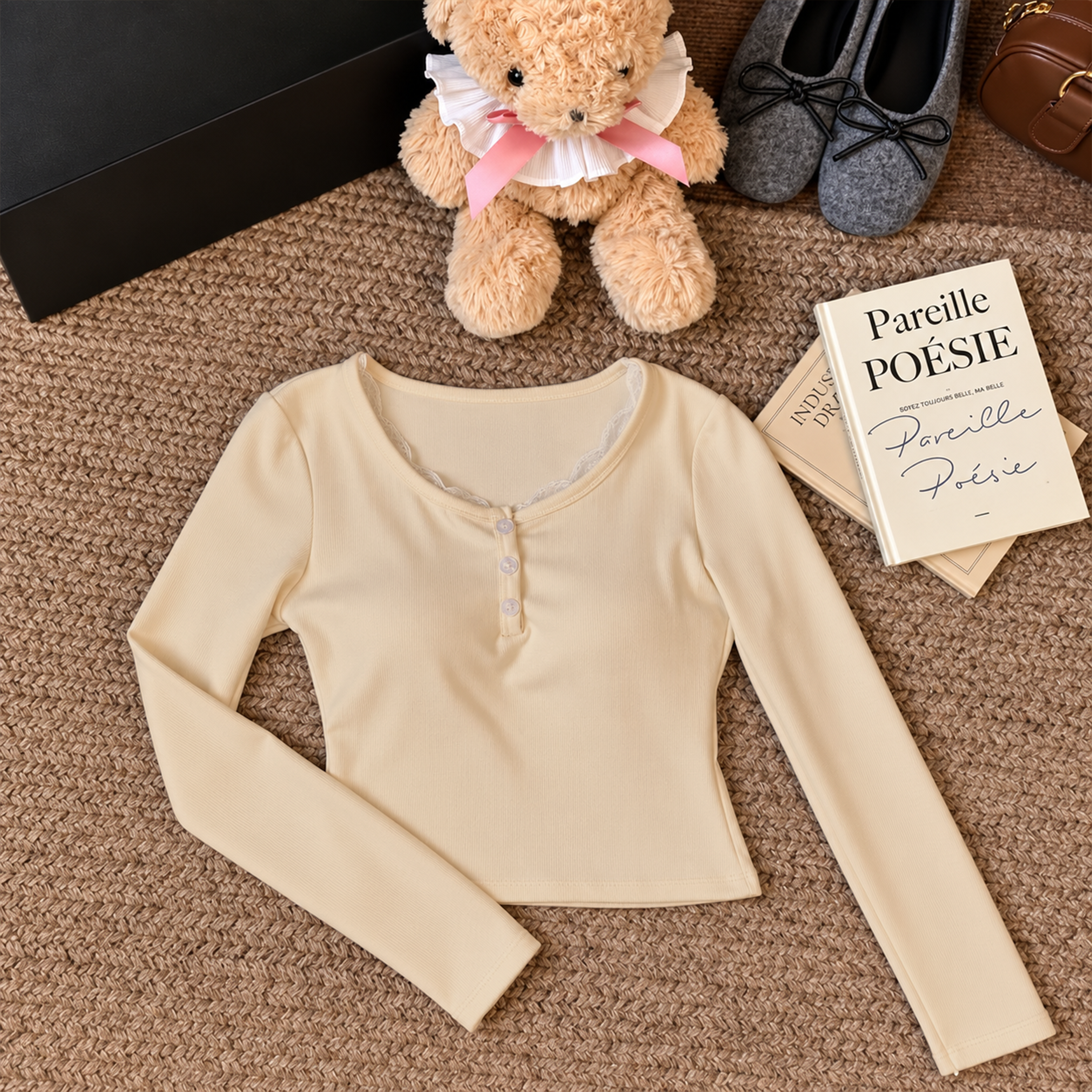 Scoop Chic Built-in Bra Full Sleeves Top