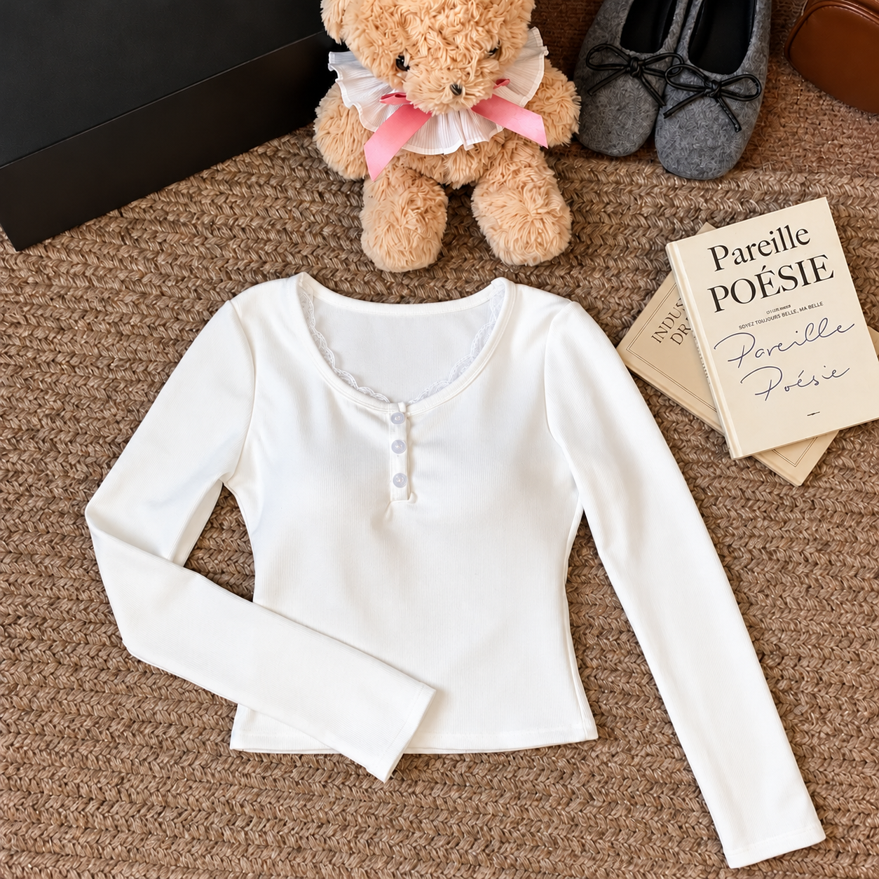 Scoop Chic Built-in Bra Full Sleeves Top