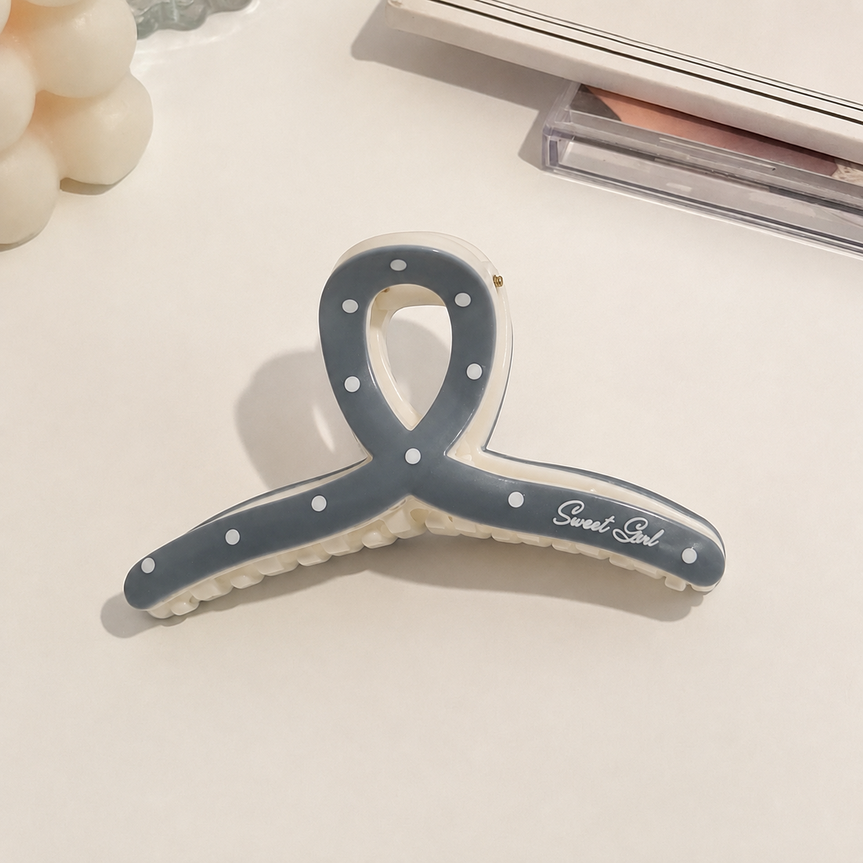 Graphic Girl Claw Clip