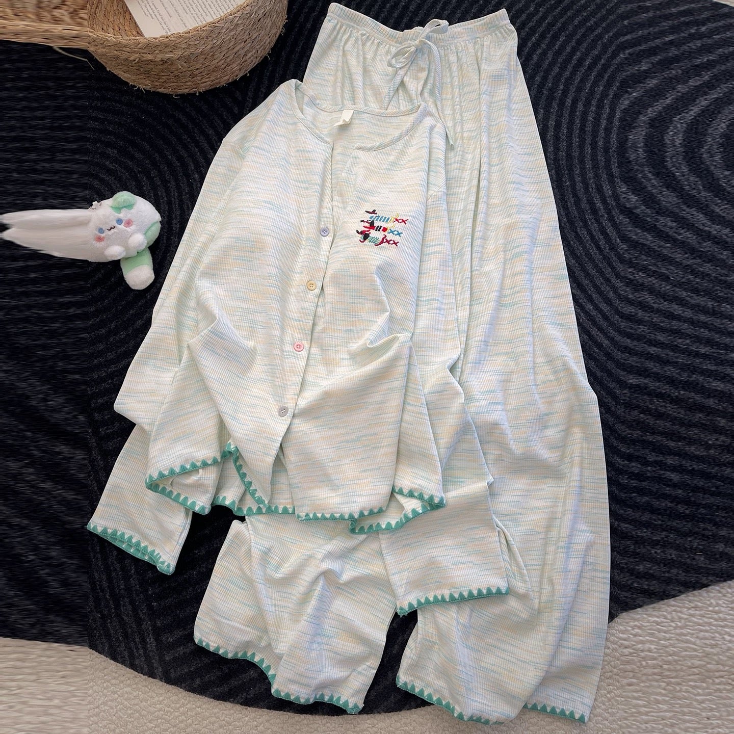 Stitch & Scallop Padded Lounge Set