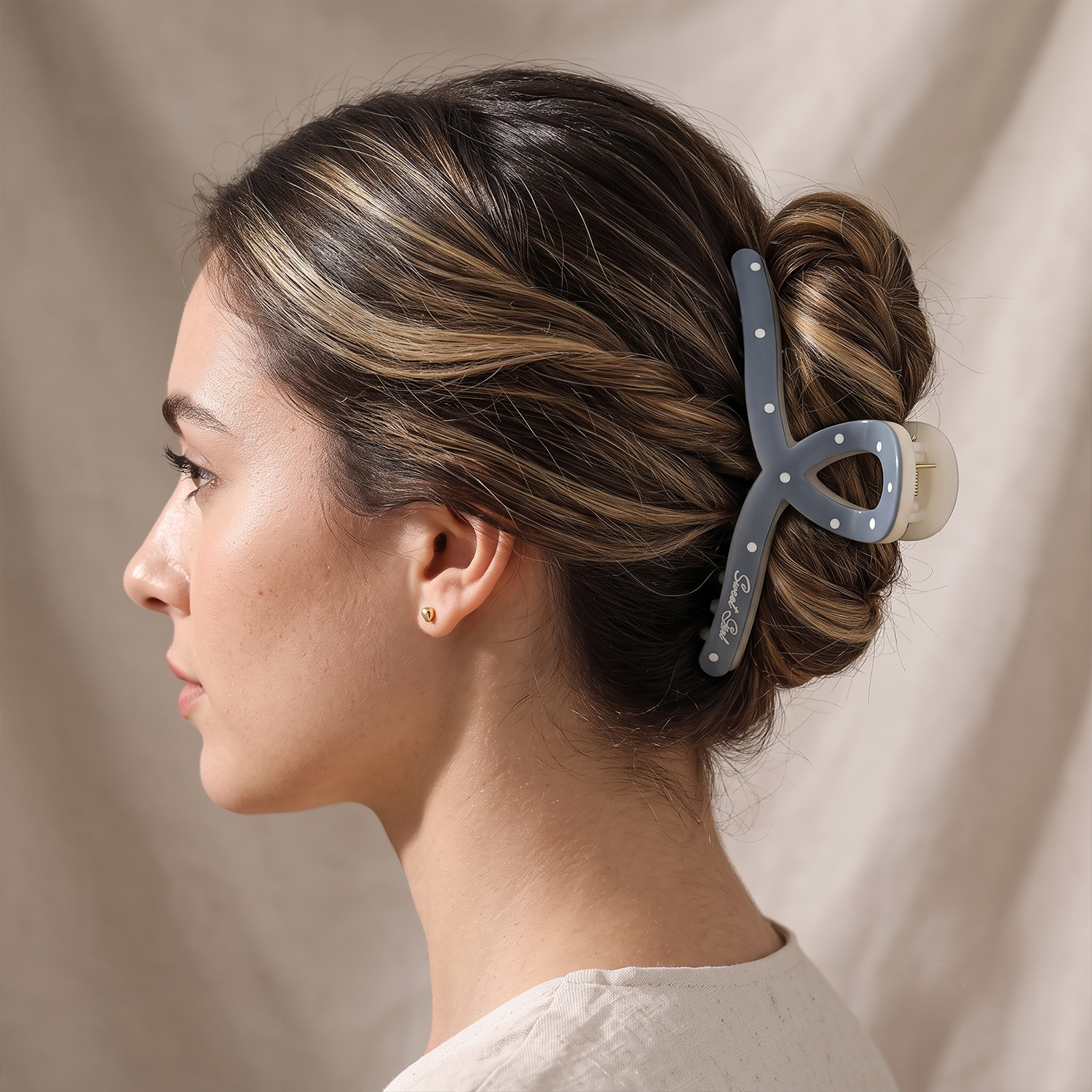 Graphic Girl Claw Clip
