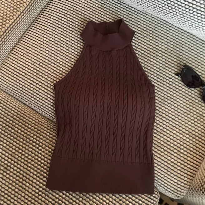 Elysia High-Neck Knit Built-in Bra Top