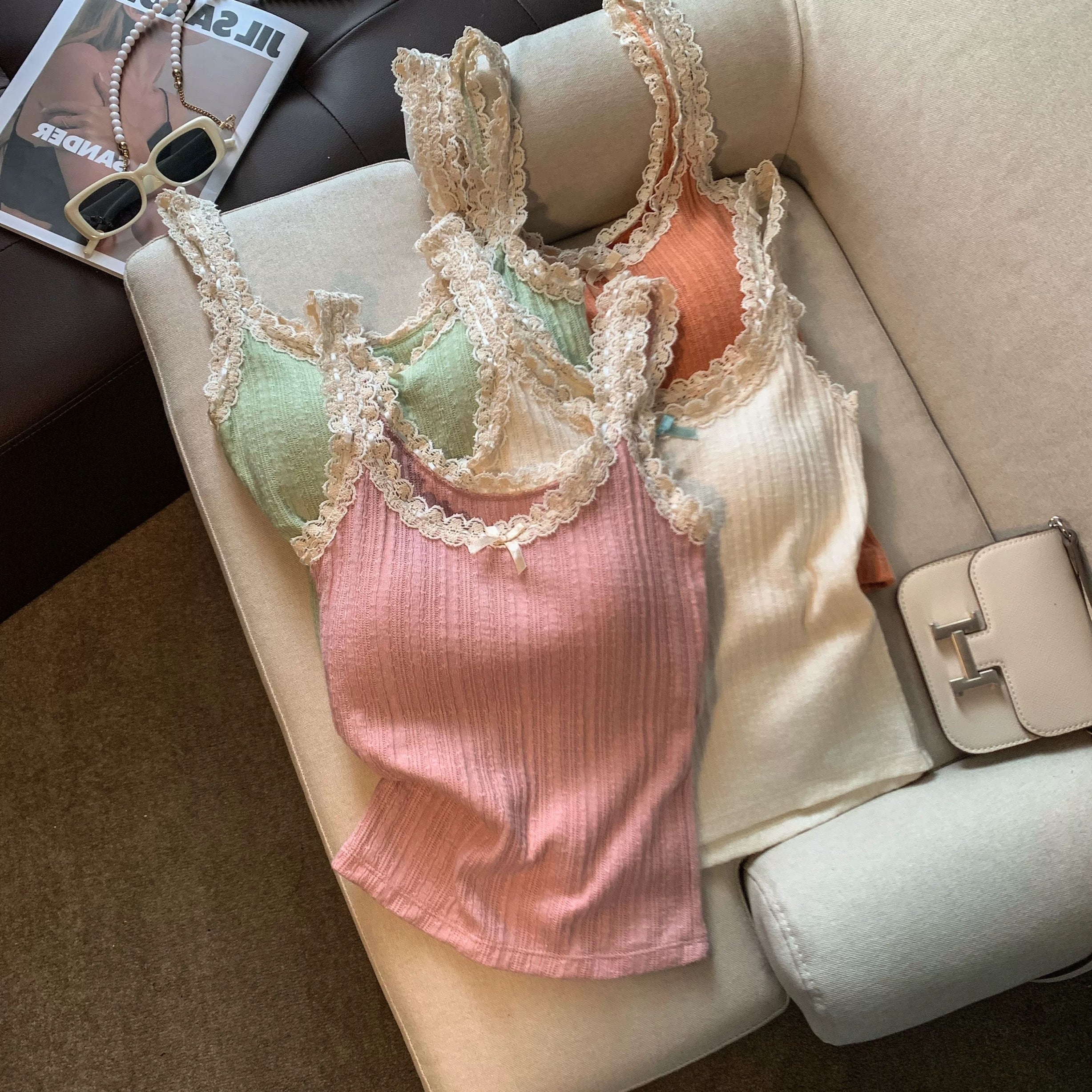 Charming Lace Built-in Bra Camisole