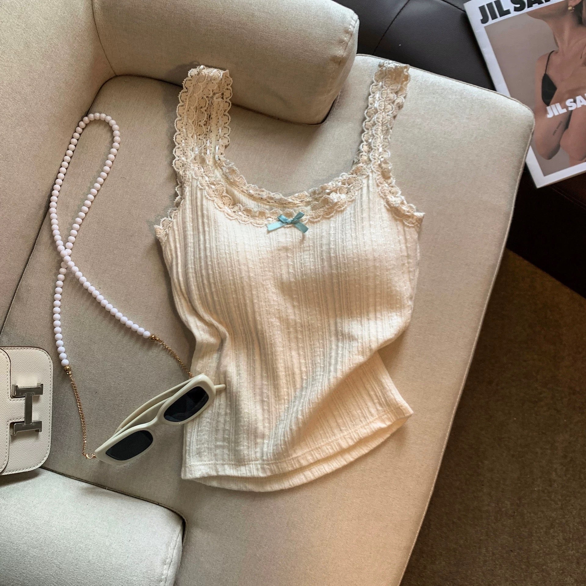 Charming Lace Built-in Bra Camisole
