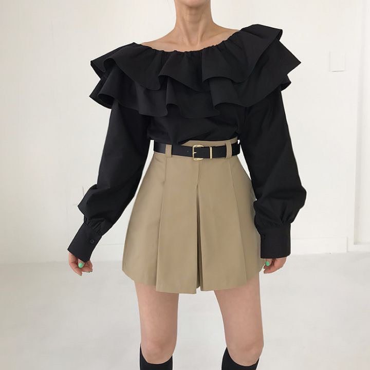 Mimi pearl back ruffles top