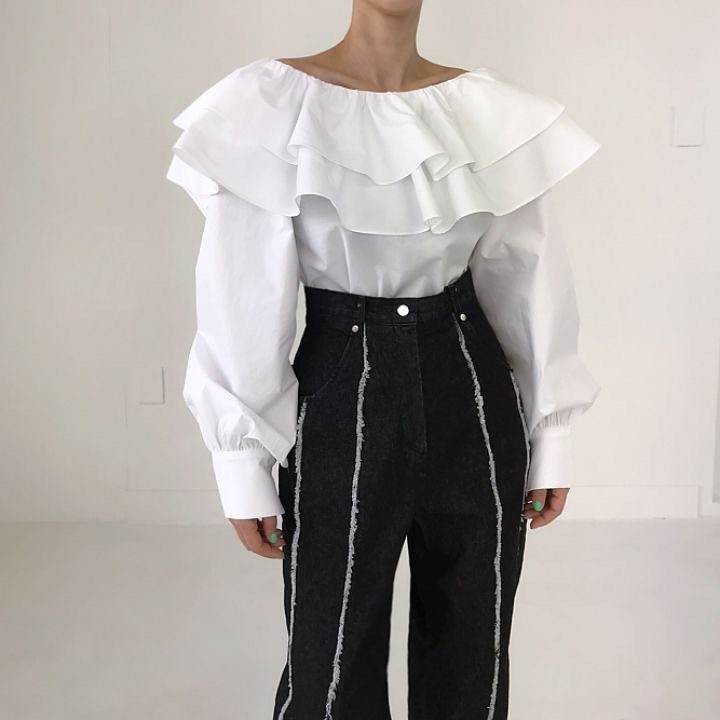 Mimi pearl back ruffles top